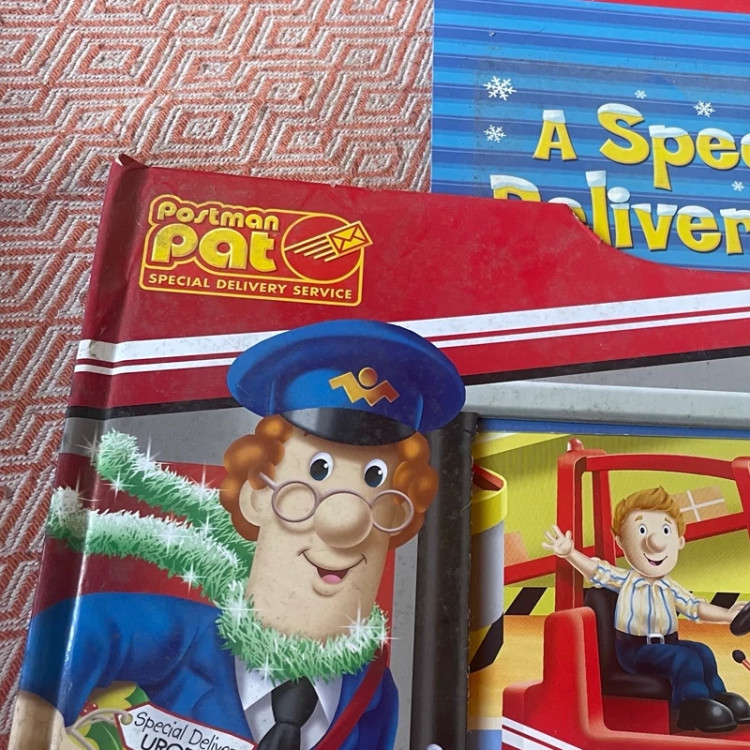 کتاب پستمن پت ویژه کریسمس