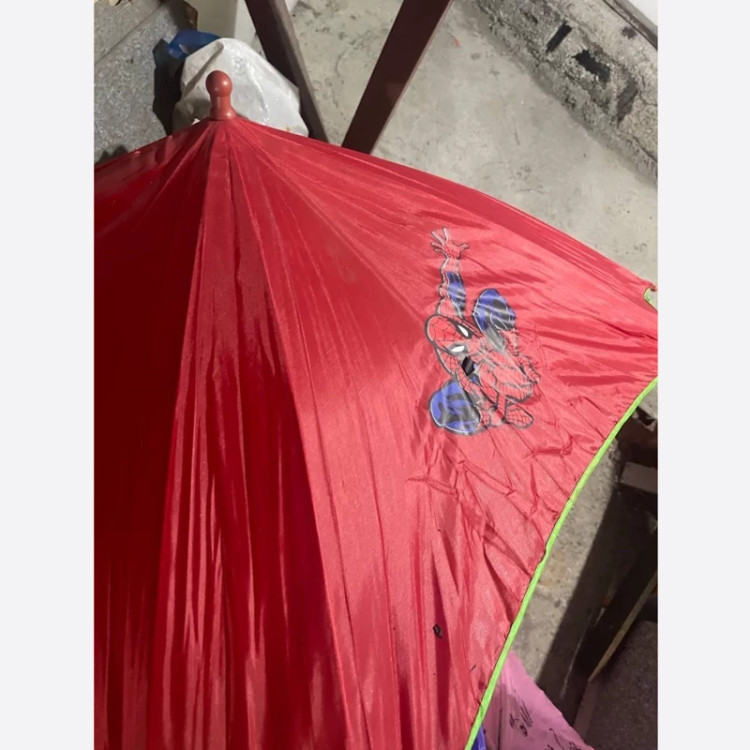چتر بچگانه در 2 مدل رنگبندی